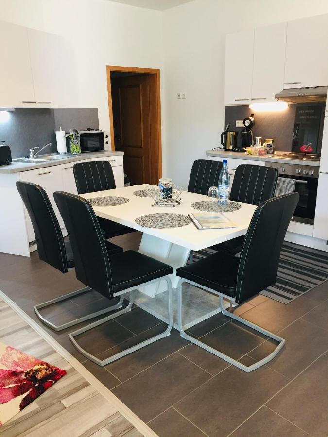Ferienwohnung Marina An Der Romantischen Strasse Вейкерсхайм Екстериор снимка