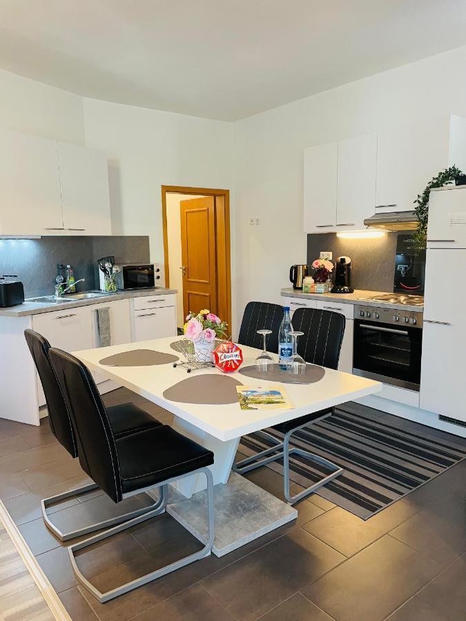 Ferienwohnung Marina An Der Romantischen Strasse Вейкерсхайм Екстериор снимка